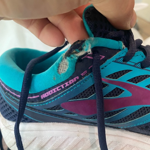 Brooks Addiction 13 Running Shoes - Picture 4 of 9